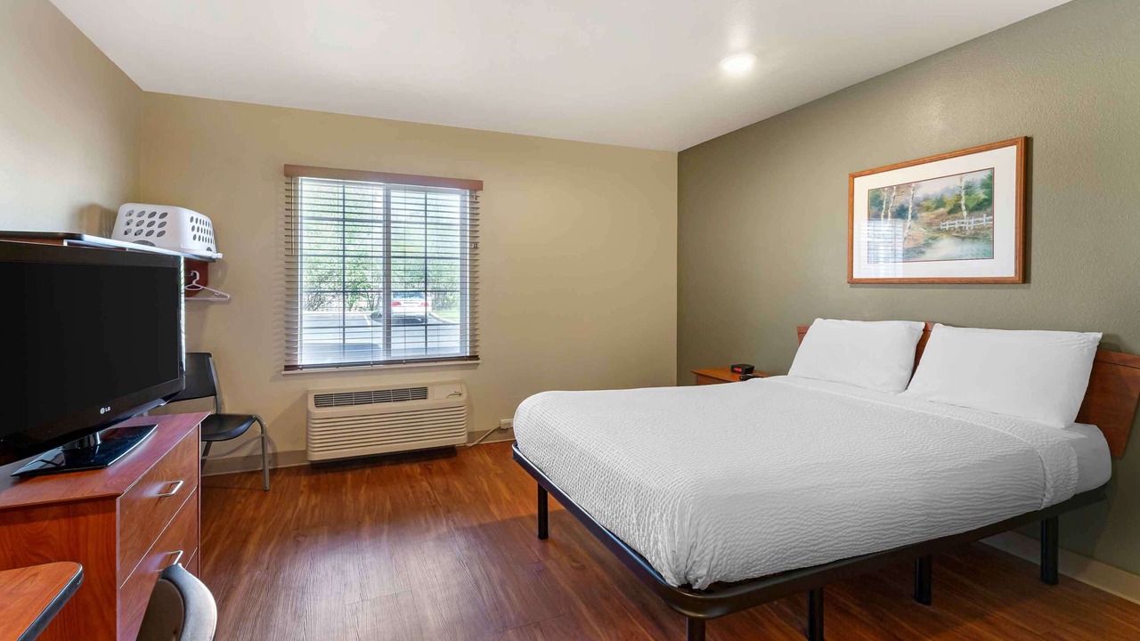 Photo of Bedroom in Akron