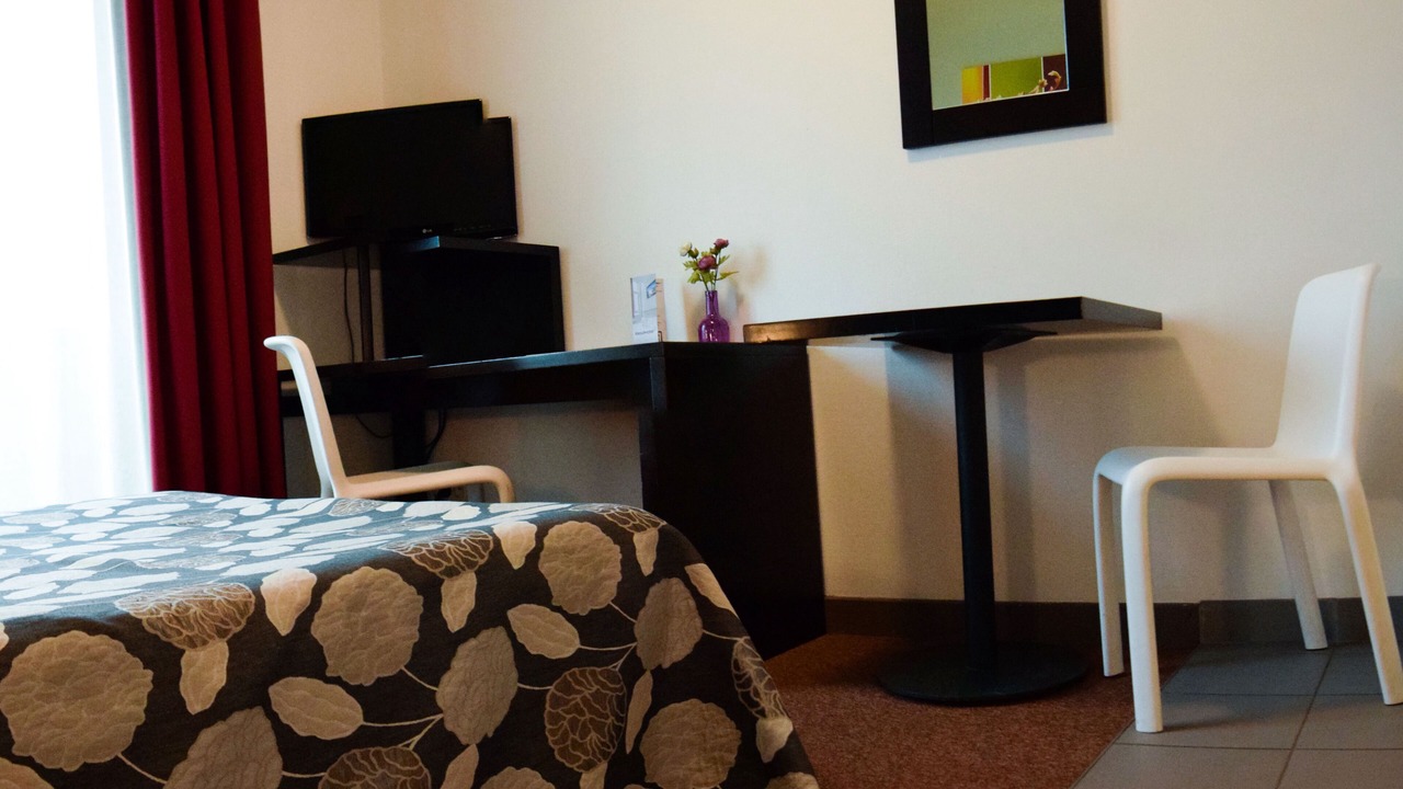 Photo of Bedroom in La Demi - Lune