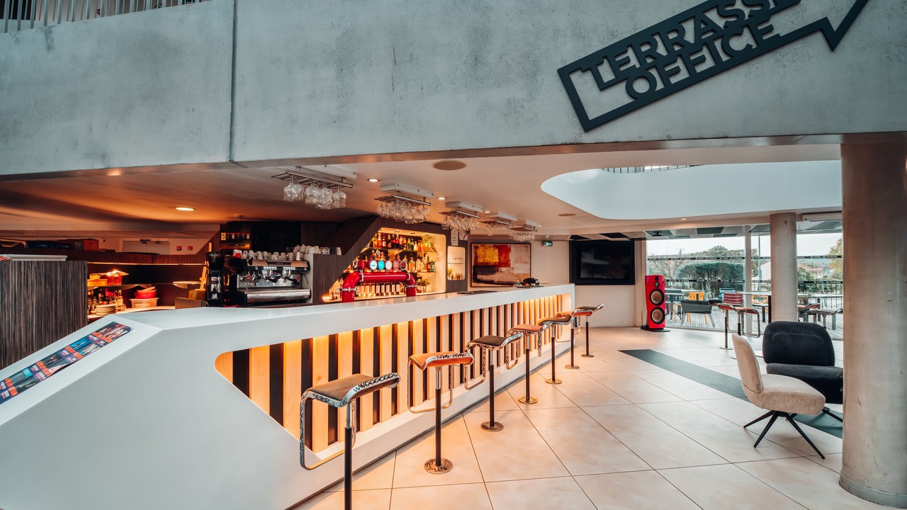 Photo of Others in Cergy