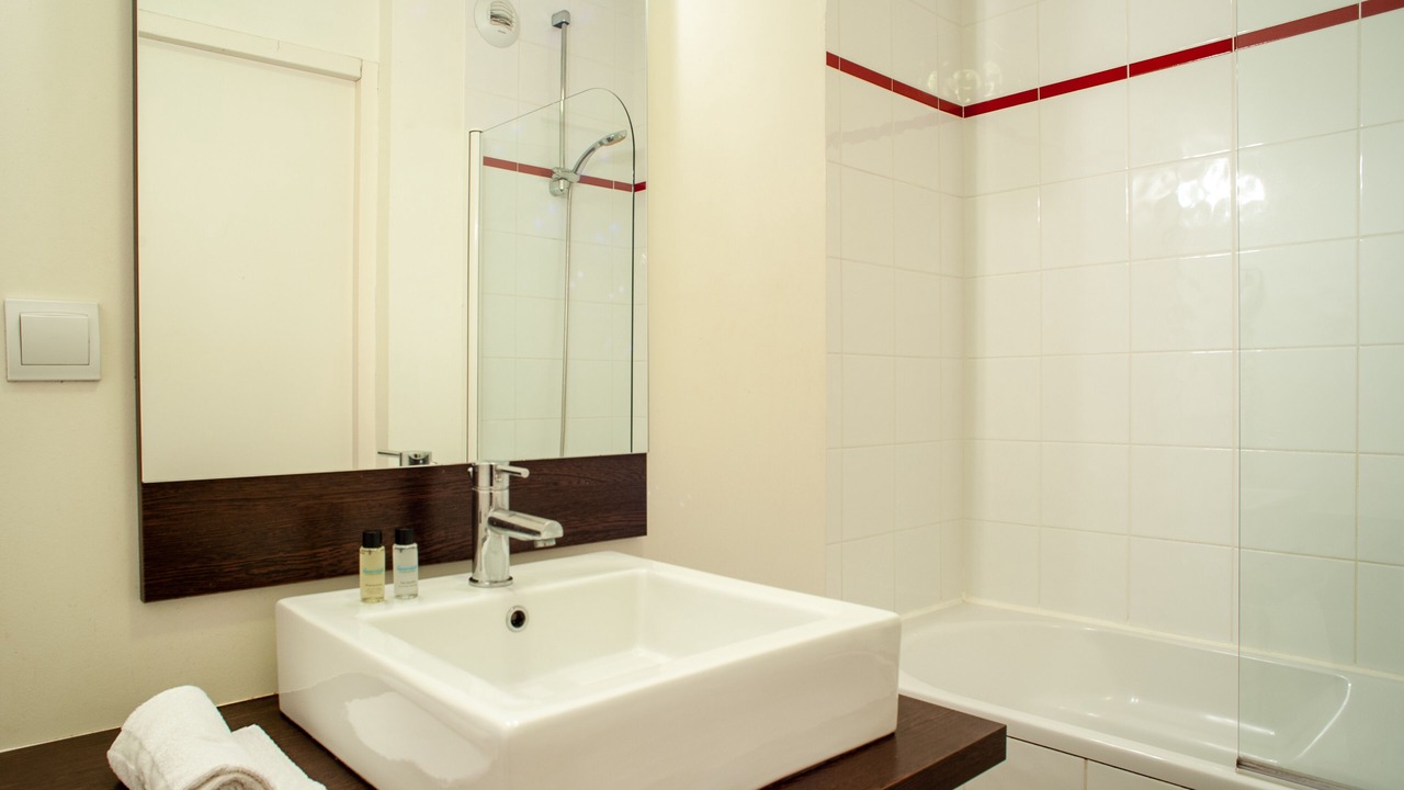 Photo of Bathroom in Dinan