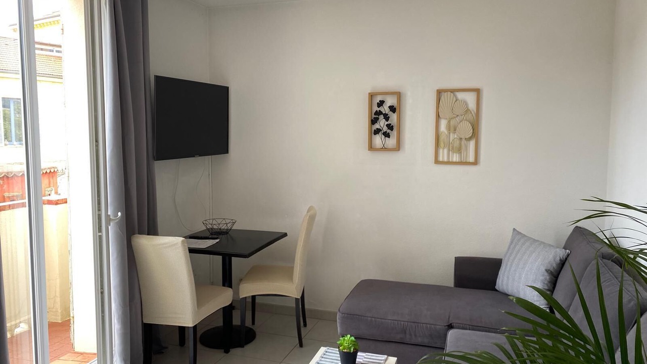 Photo of Livingroom in Prado - Republique