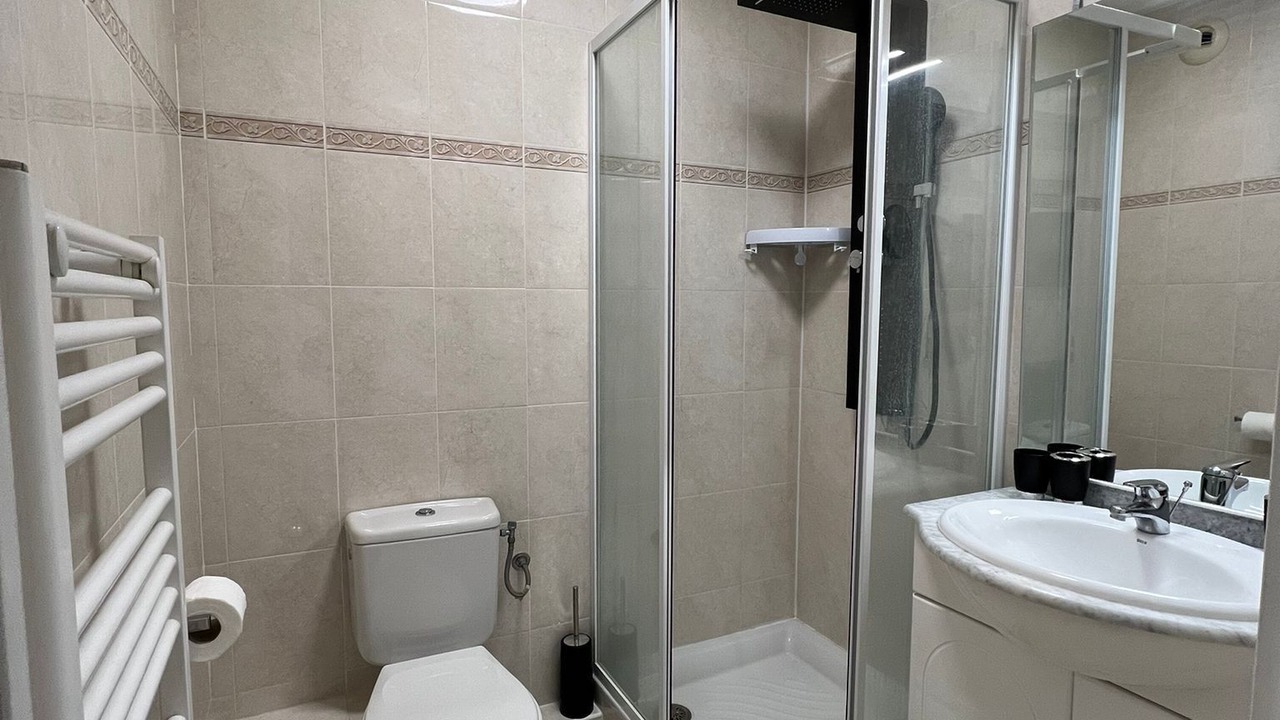 Photo of Bathroom in Prado - Republique