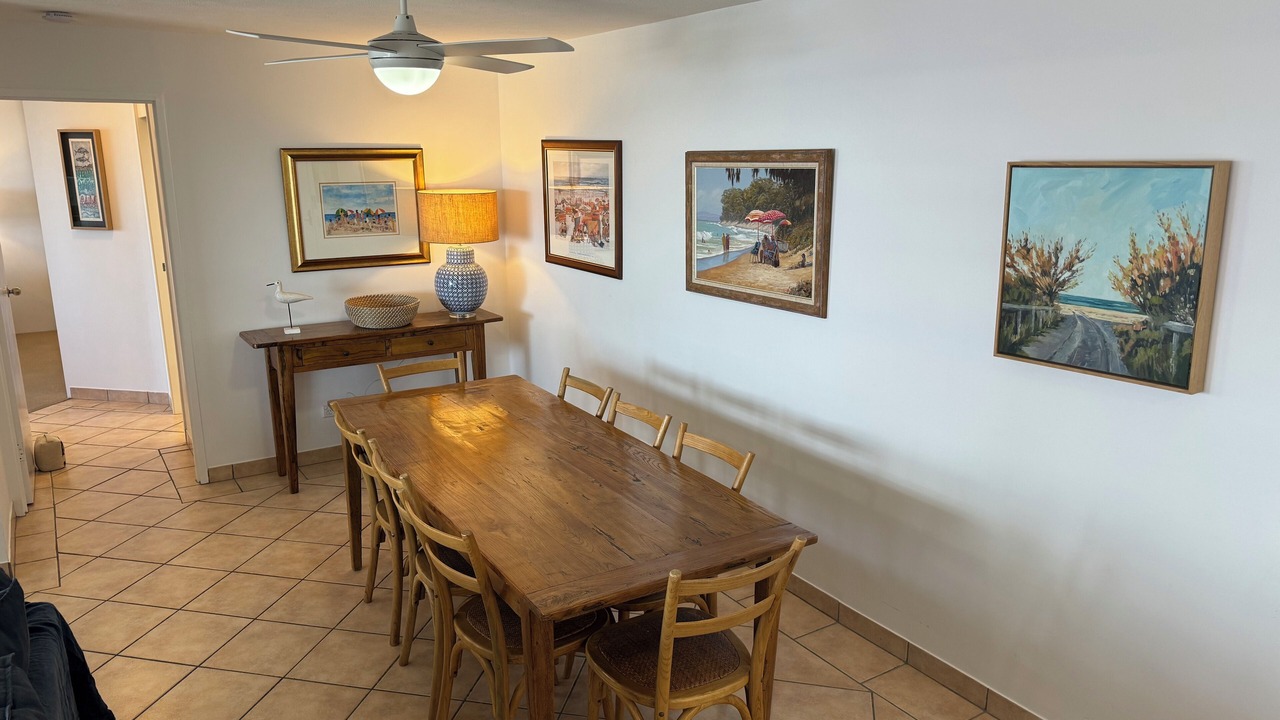 Photo of Livingroom in Main Beach