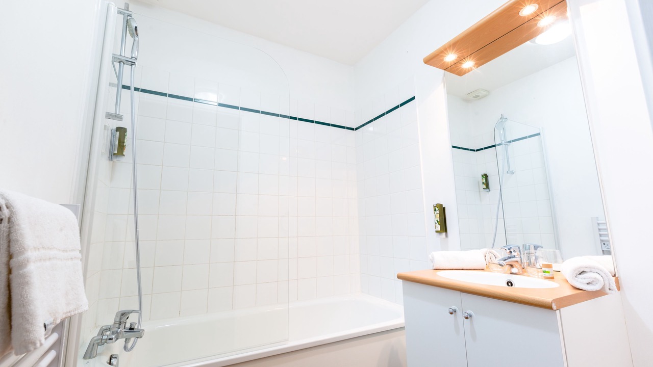 Photo of Bathroom in Saint-Herblain