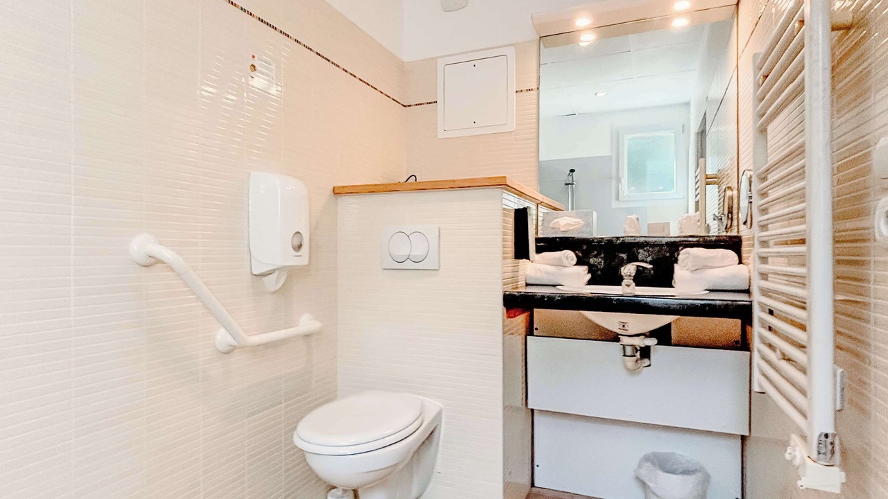 Photo of Bathroom in Honfleur