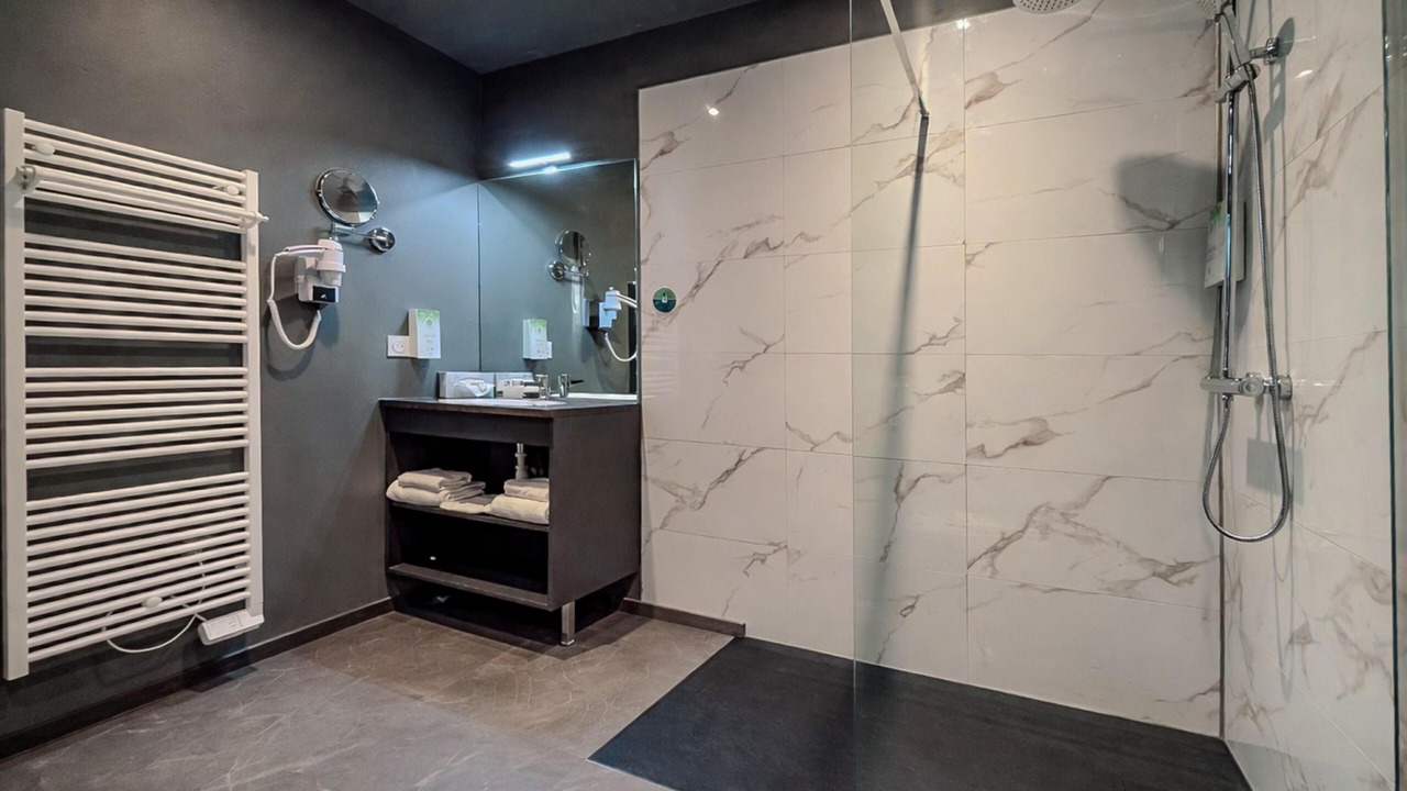 Photo of Bathroom in Honfleur