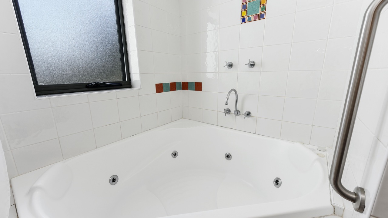 Photo of Bathroom in Flynns Beach