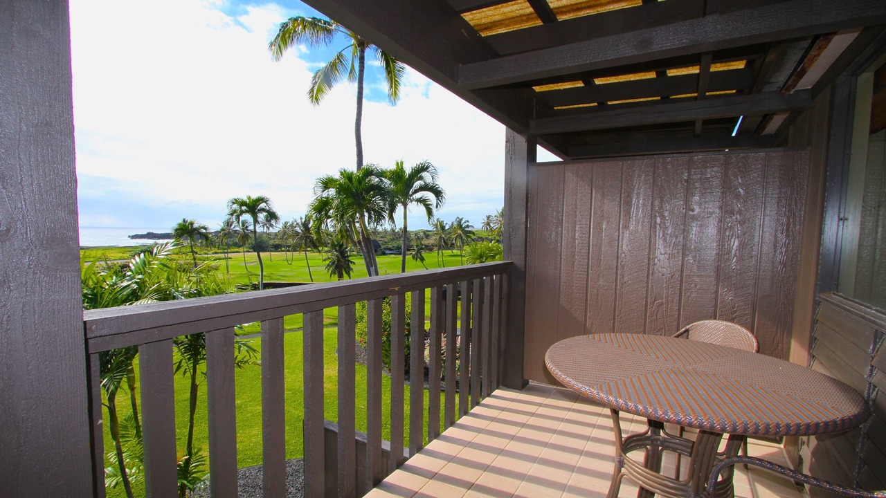 Photo of Patio Balcony in Punaluu