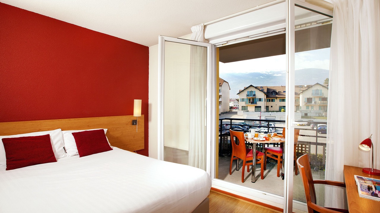 Photo of Bedroom in Saint-Genis-Pouilly