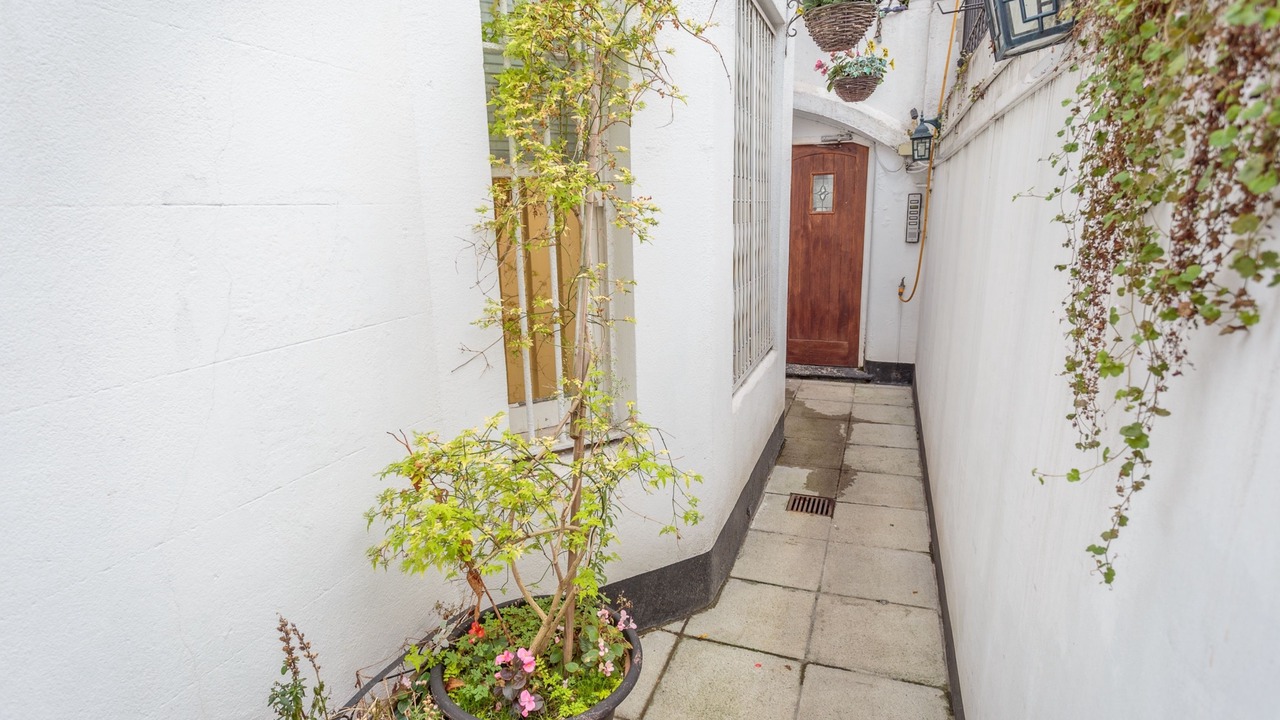 Photo of Outdoor in West Kensington