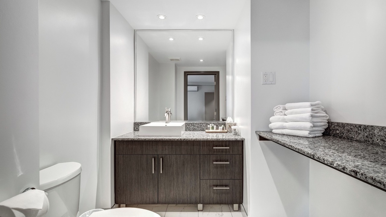 Photo of Bathroom in Cote-Des-Neiges—Notre-Dame-De-Grace