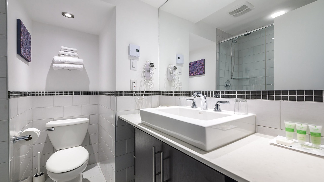 Photo of Bathroom in Cote-Des-Neiges—Notre-Dame-De-Grace