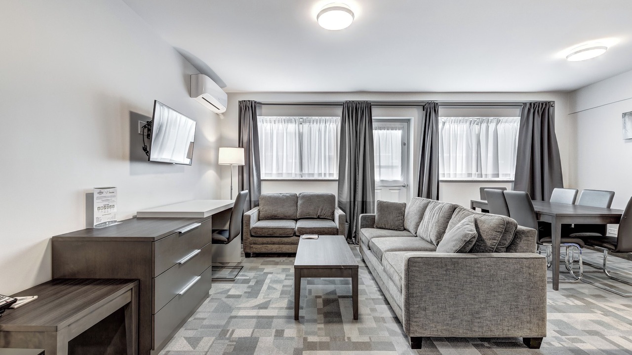 Photo of Livingroom in Cote-Des-Neiges—Notre-Dame-De-Grace