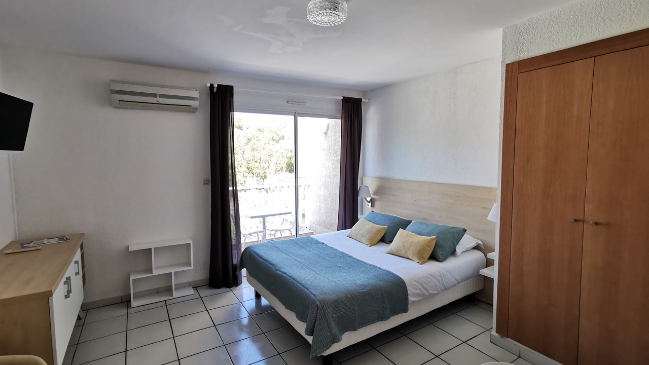 Photo of Bedroom in L'Ile-Rousse