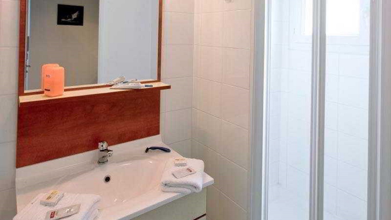 Photo of Bathroom in Nord-Saint-Martin