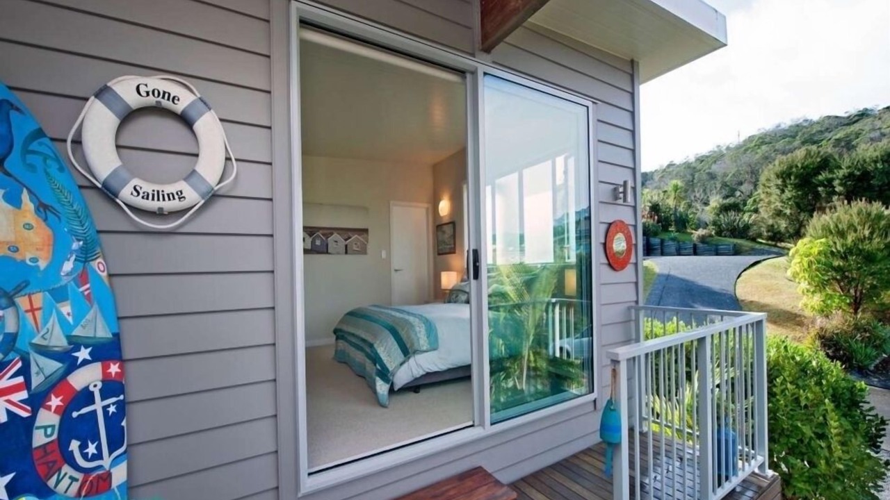 Photo of Others in Russell