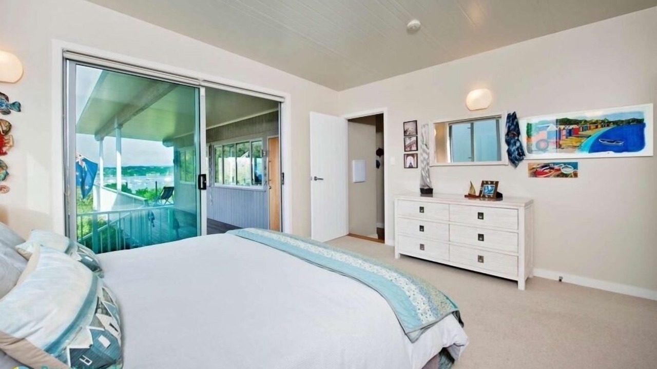 Photo of Others in Russell