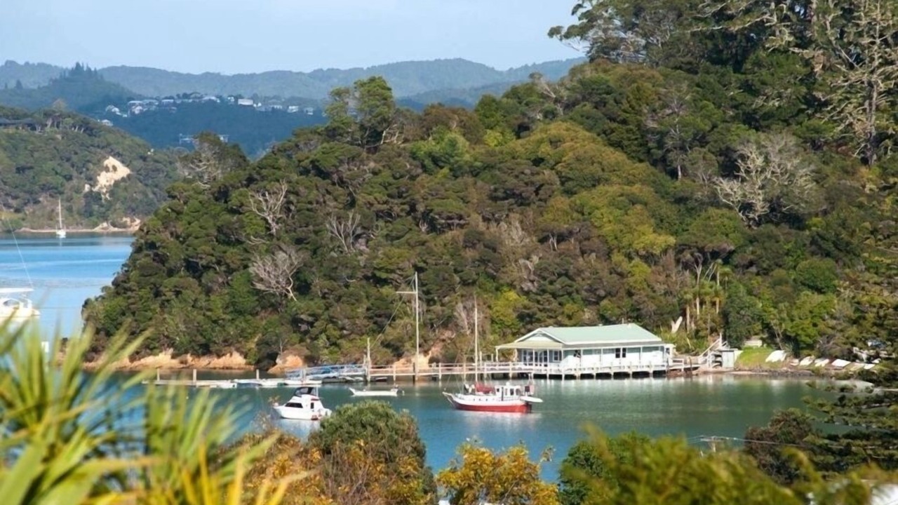 Photo of Others in Russell