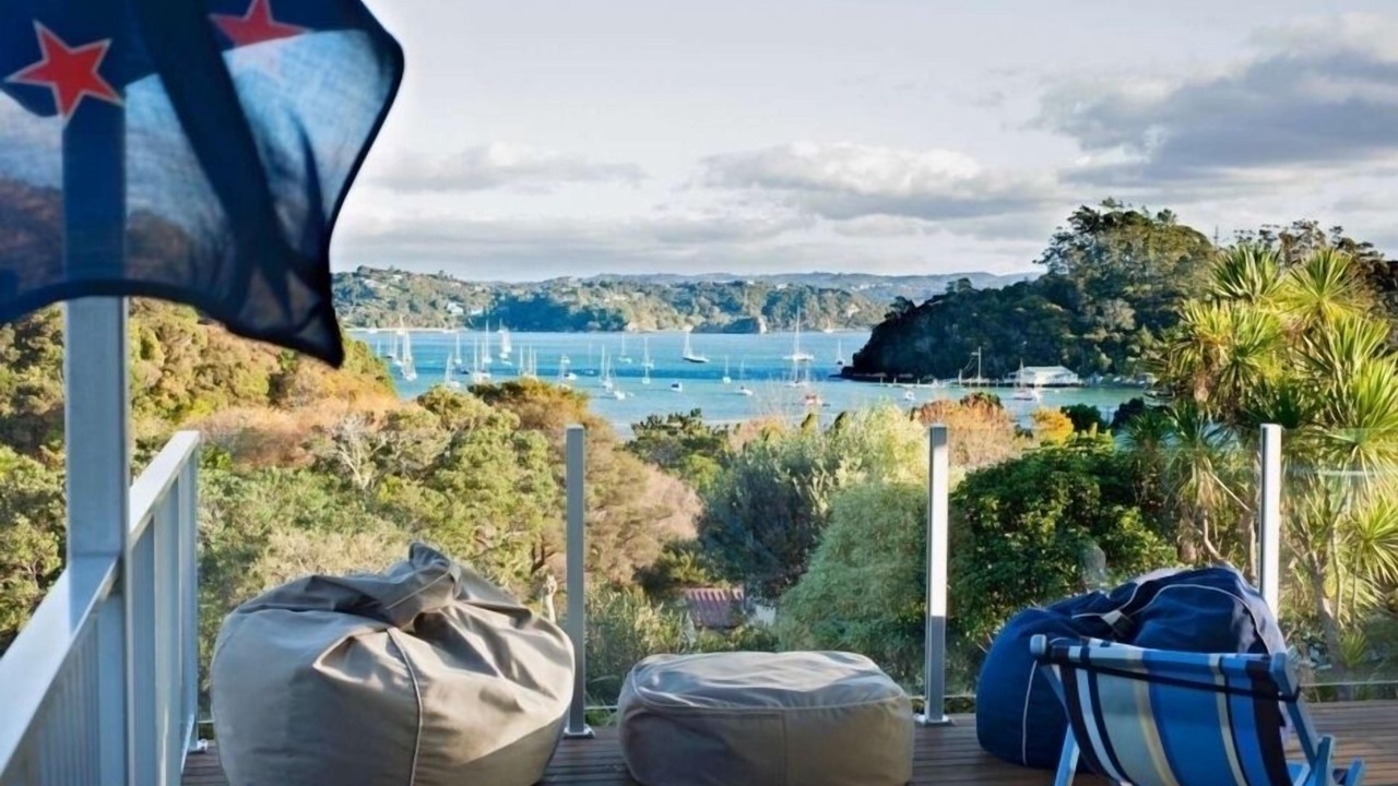 Photo of Others in Russell