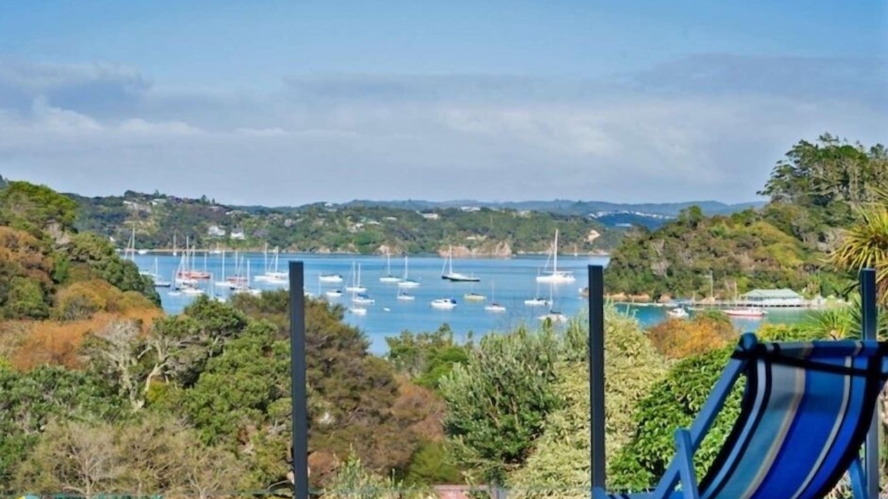 Photo of Others in Russell