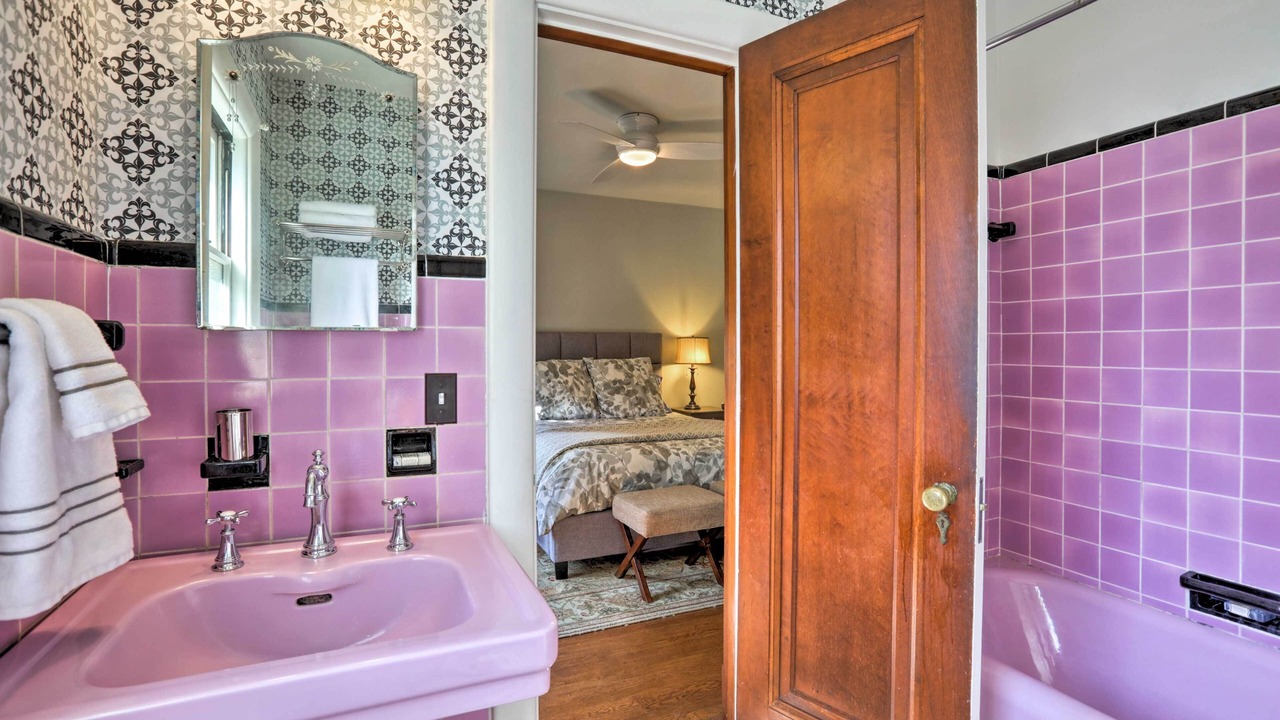 Photo of Bathroom in Strathmoor Village
