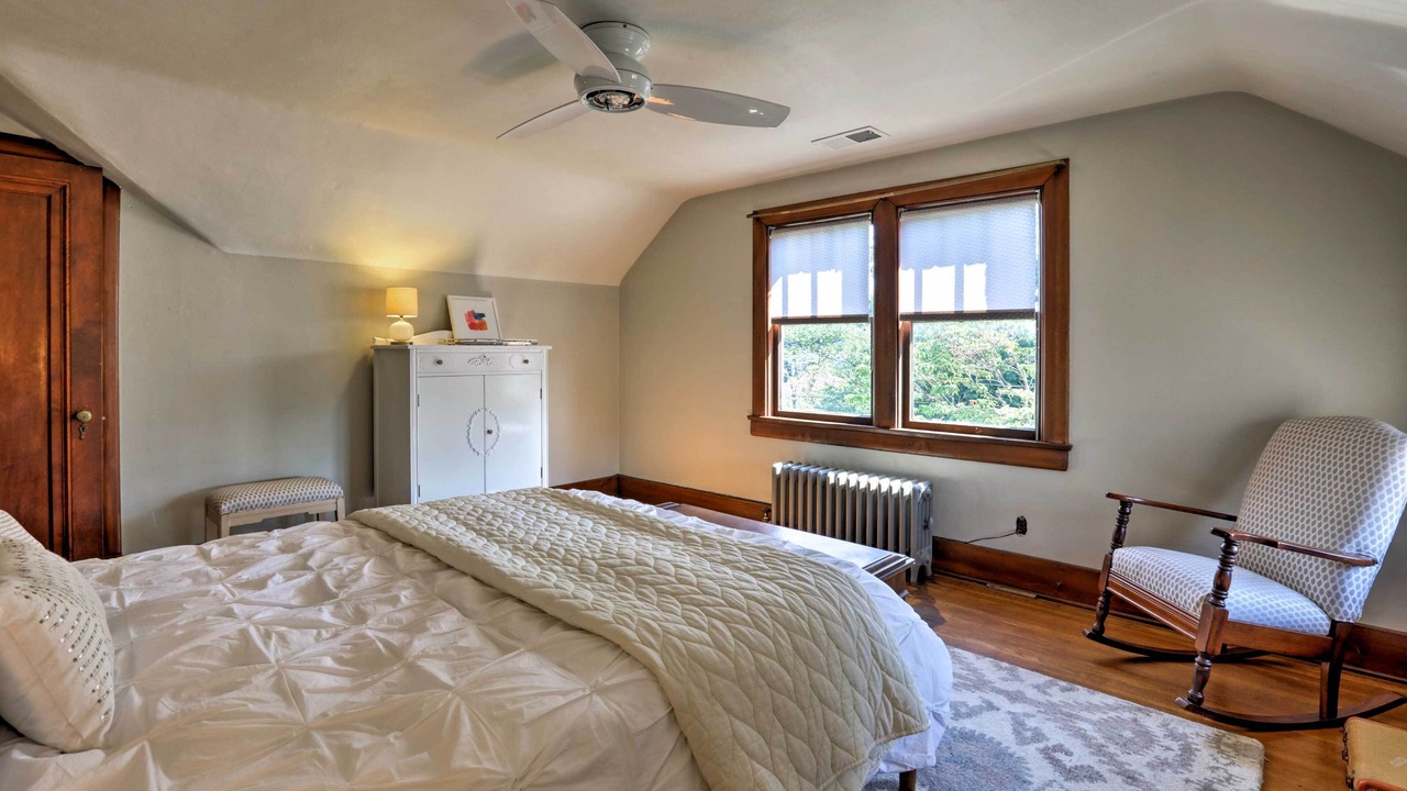 Photo of Bedroom in Strathmoor Village