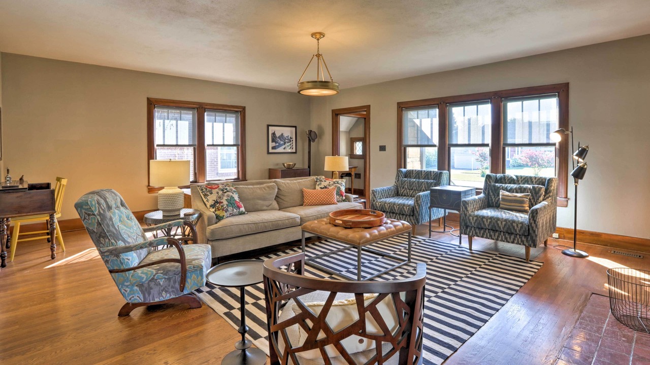 Photo of Livingroom in Strathmoor Village