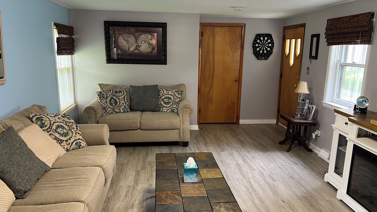 Photo of Livingroom in Downtown Niagara Falls