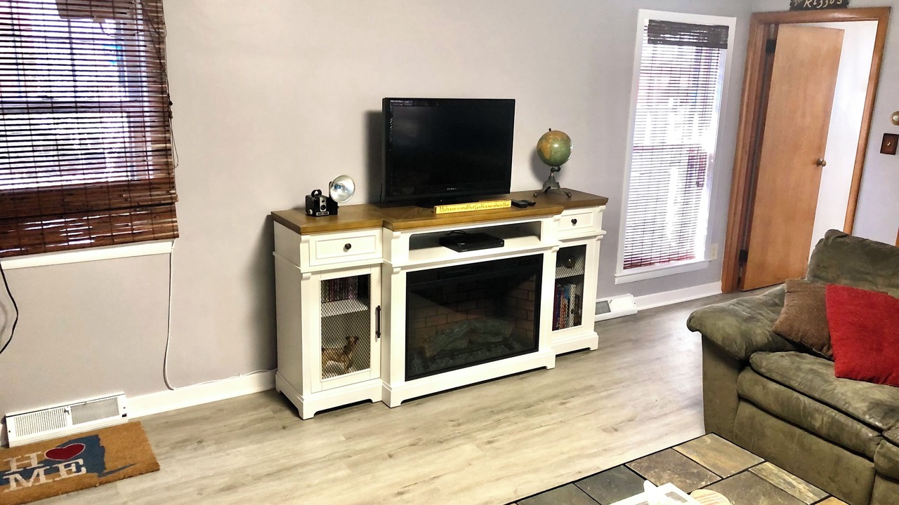 Photo of Livingroom in Downtown Niagara Falls