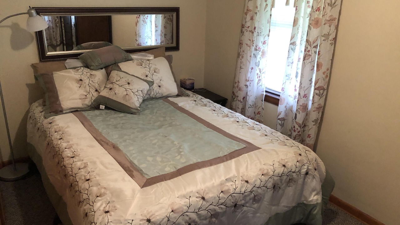 Photo of Bedroom in Downtown Niagara Falls