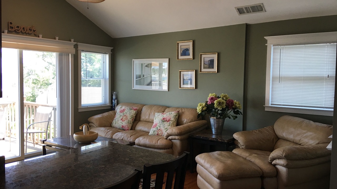 Photo of Livingroom in Town of Southampton