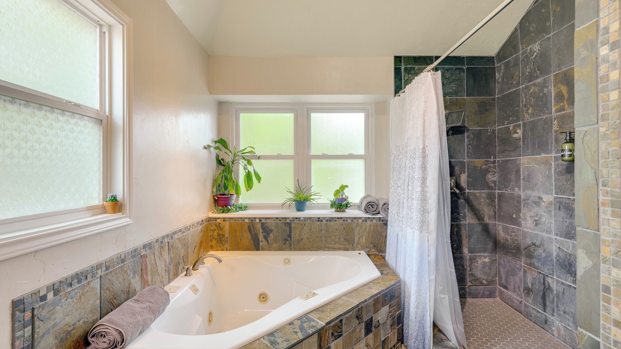 Photo of Bathroom in Live Oak