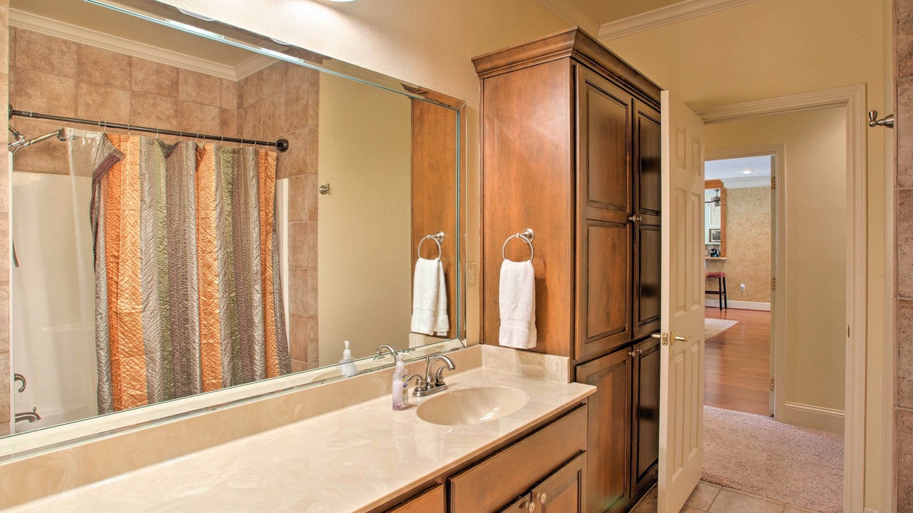 Photo of Bathroom in Lindale