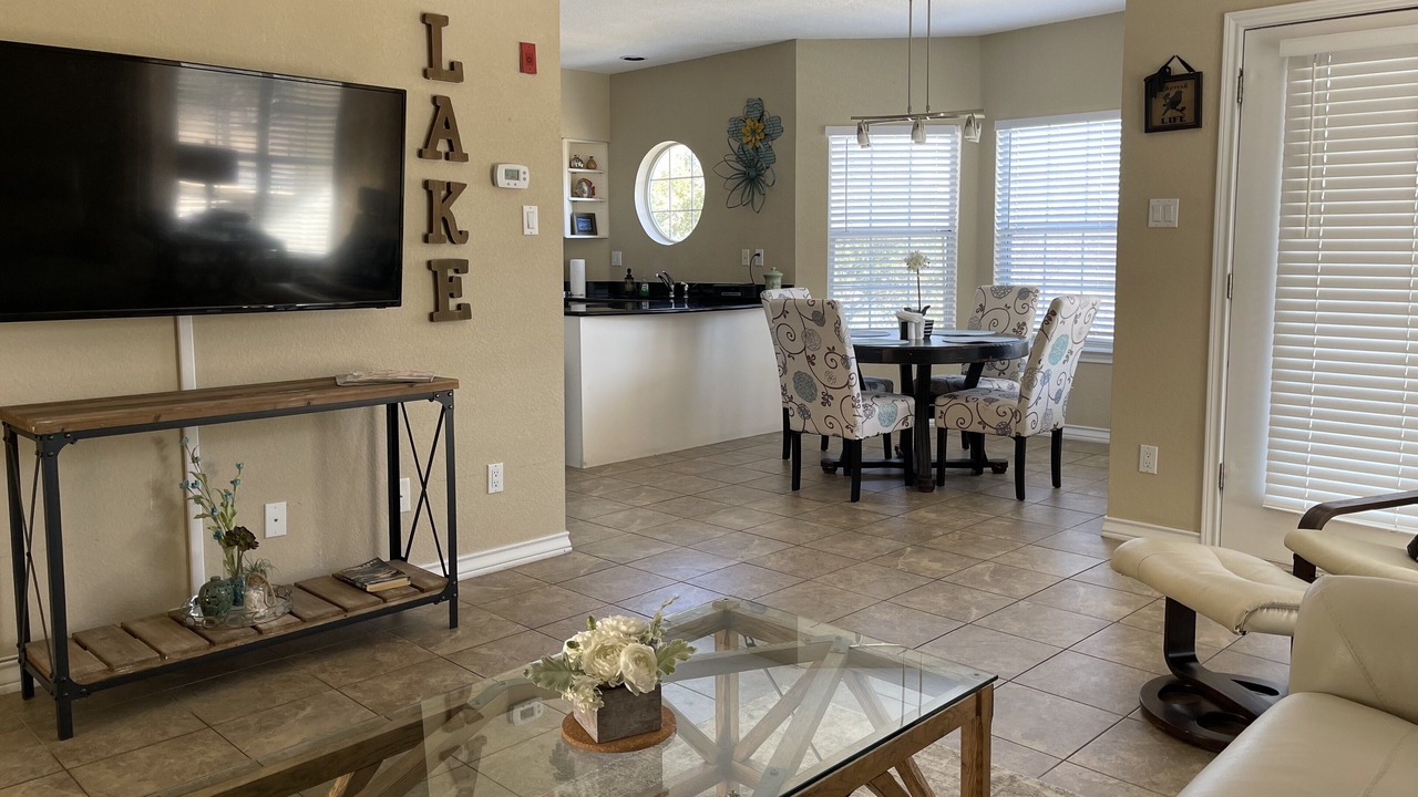 Photo of Livingroom in Highland Lake Estates