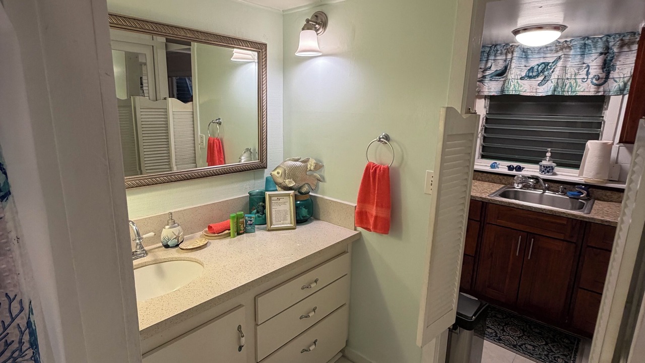 Photo of Bathroom in Punaluu