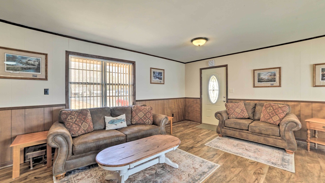 Photo of Livingroom in Springville