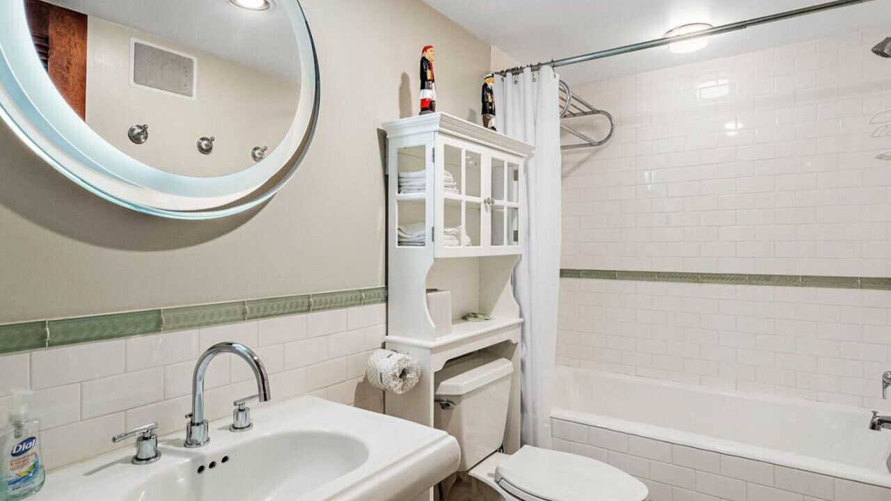 Photo of Bathroom in Sunset Beach