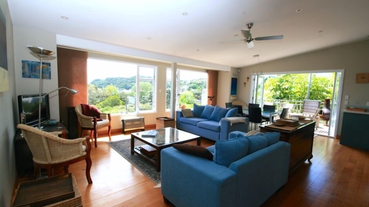 Photo of Livingroom in Russell