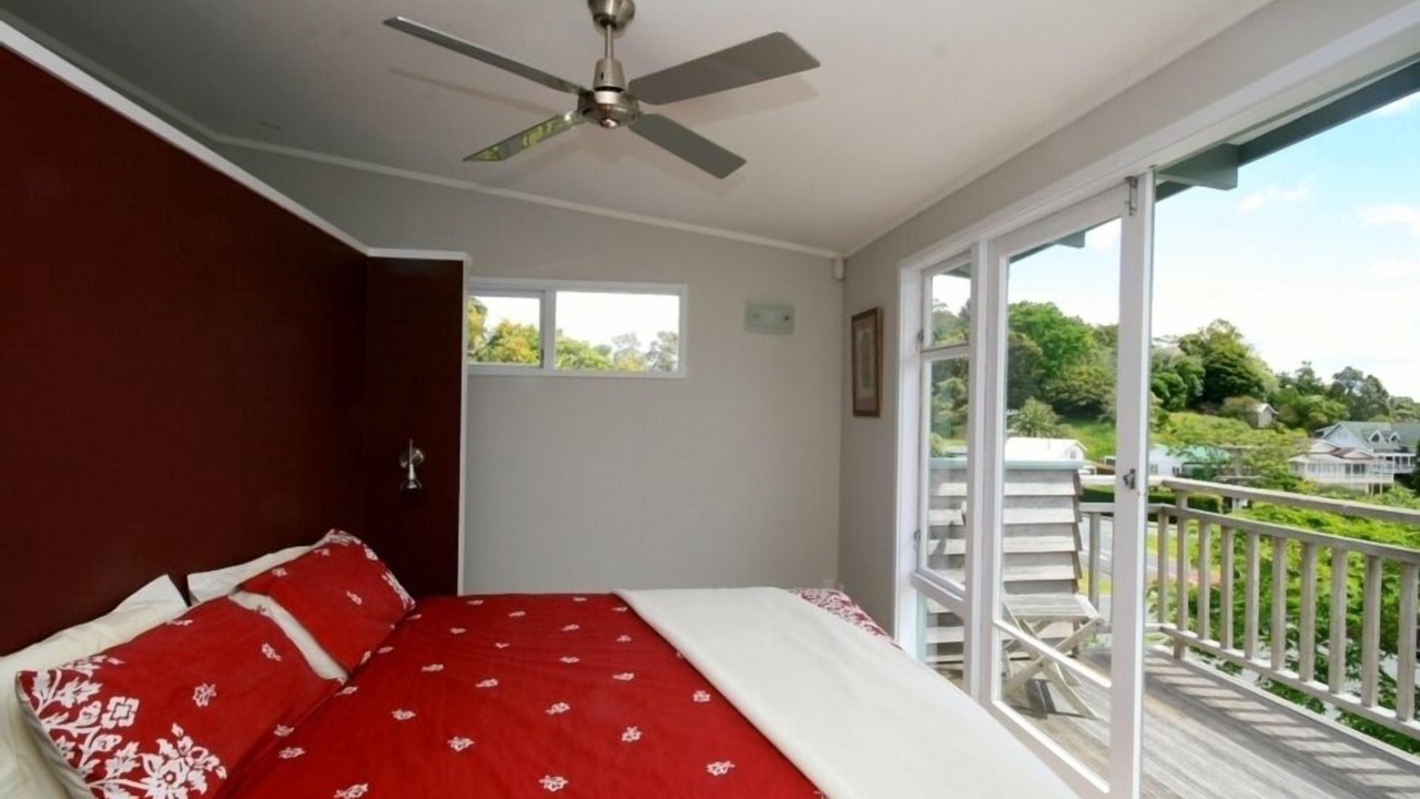 Photo of Others in Russell