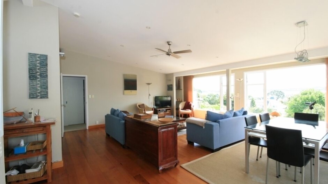 Photo of Livingroom in Russell