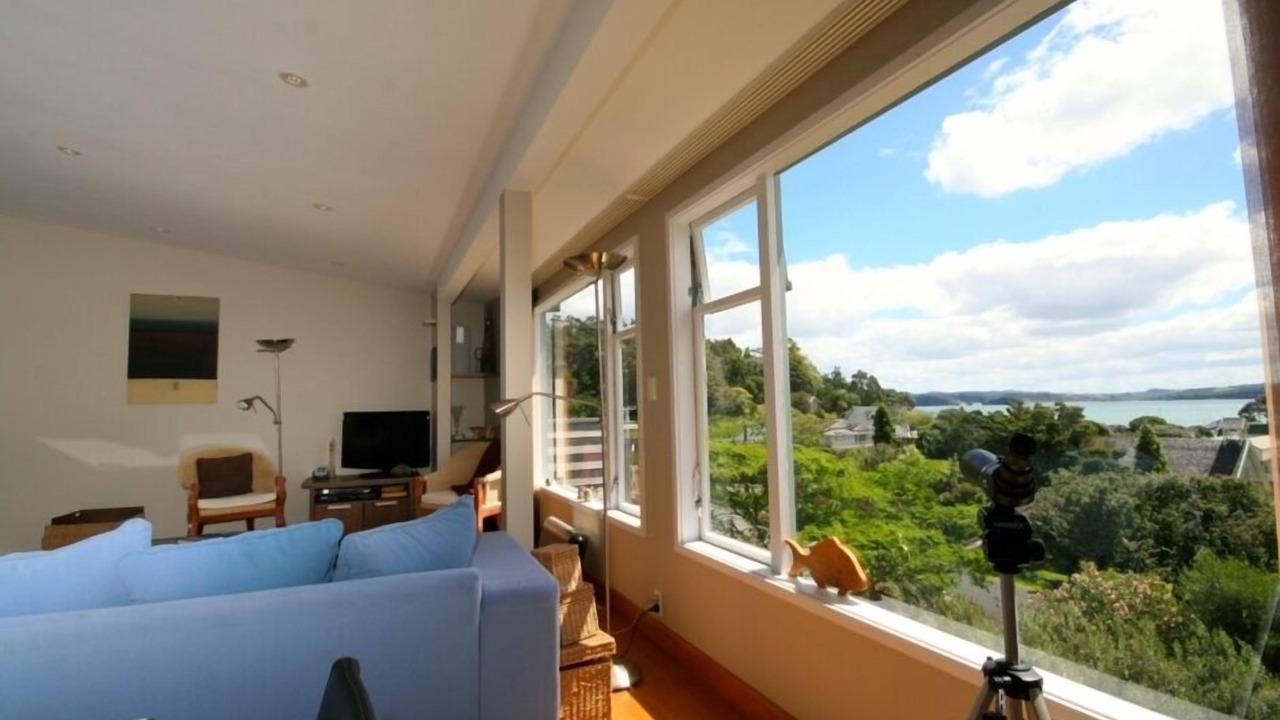 Photo of Livingroom in Russell