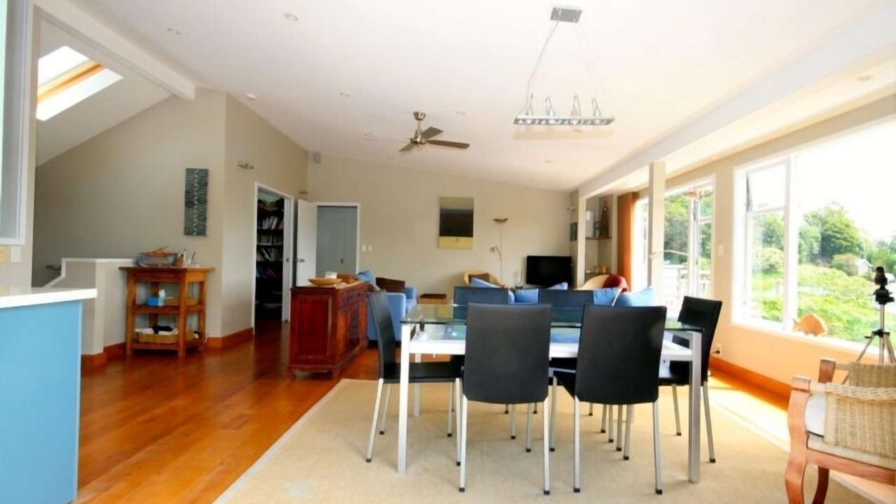 Photo of Livingroom in Russell