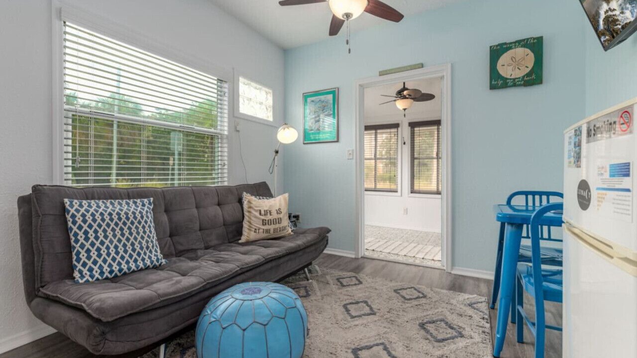 Photo of Livingroom in Treasure Island