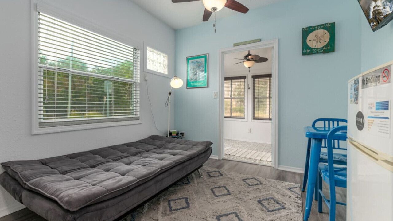 Photo of Livingroom in Treasure Island