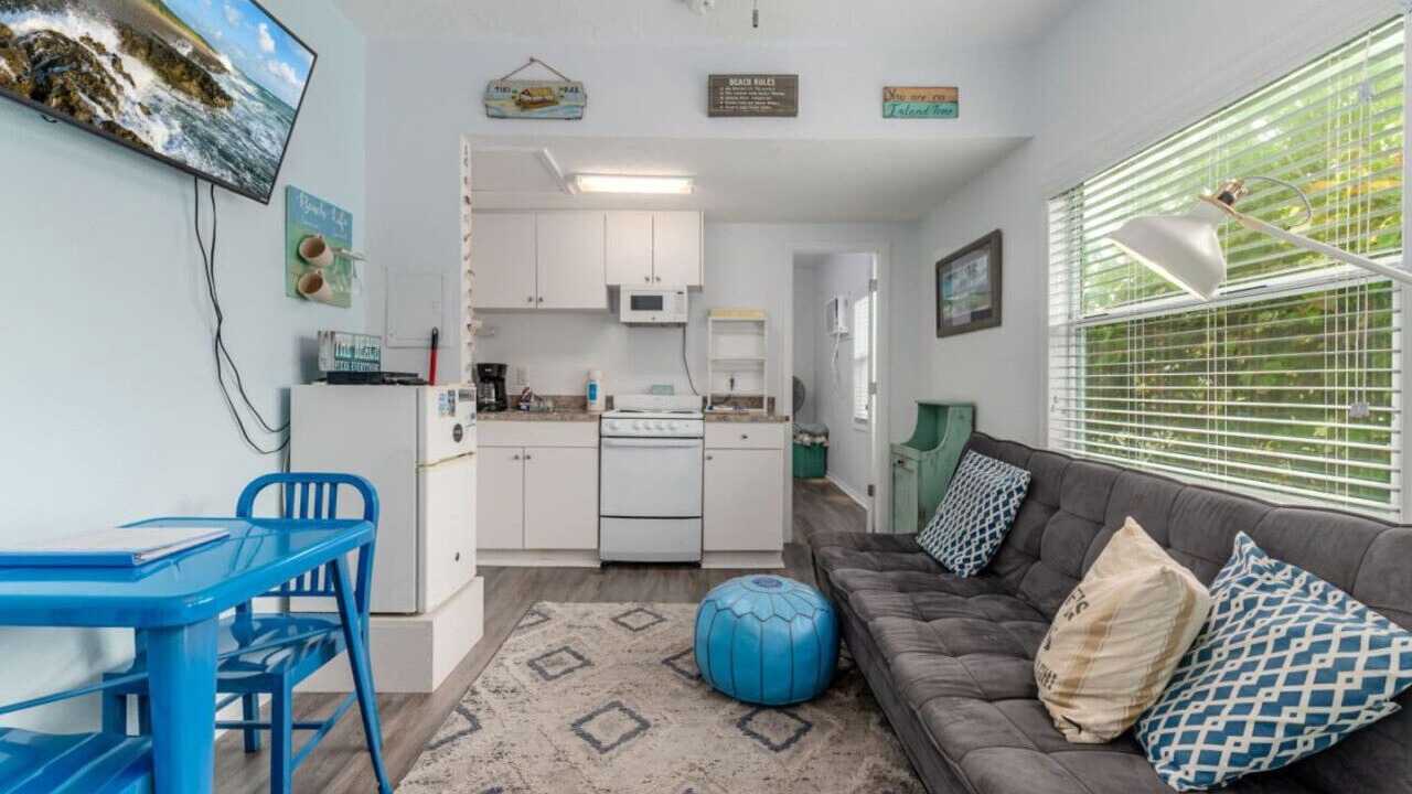 Photo of Livingroom in Treasure Island