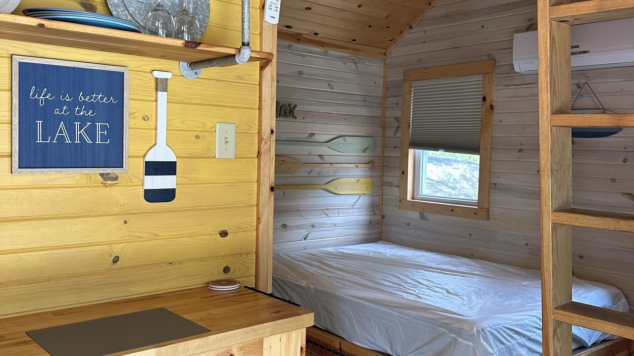 Photo of Bedroom in Jasonville