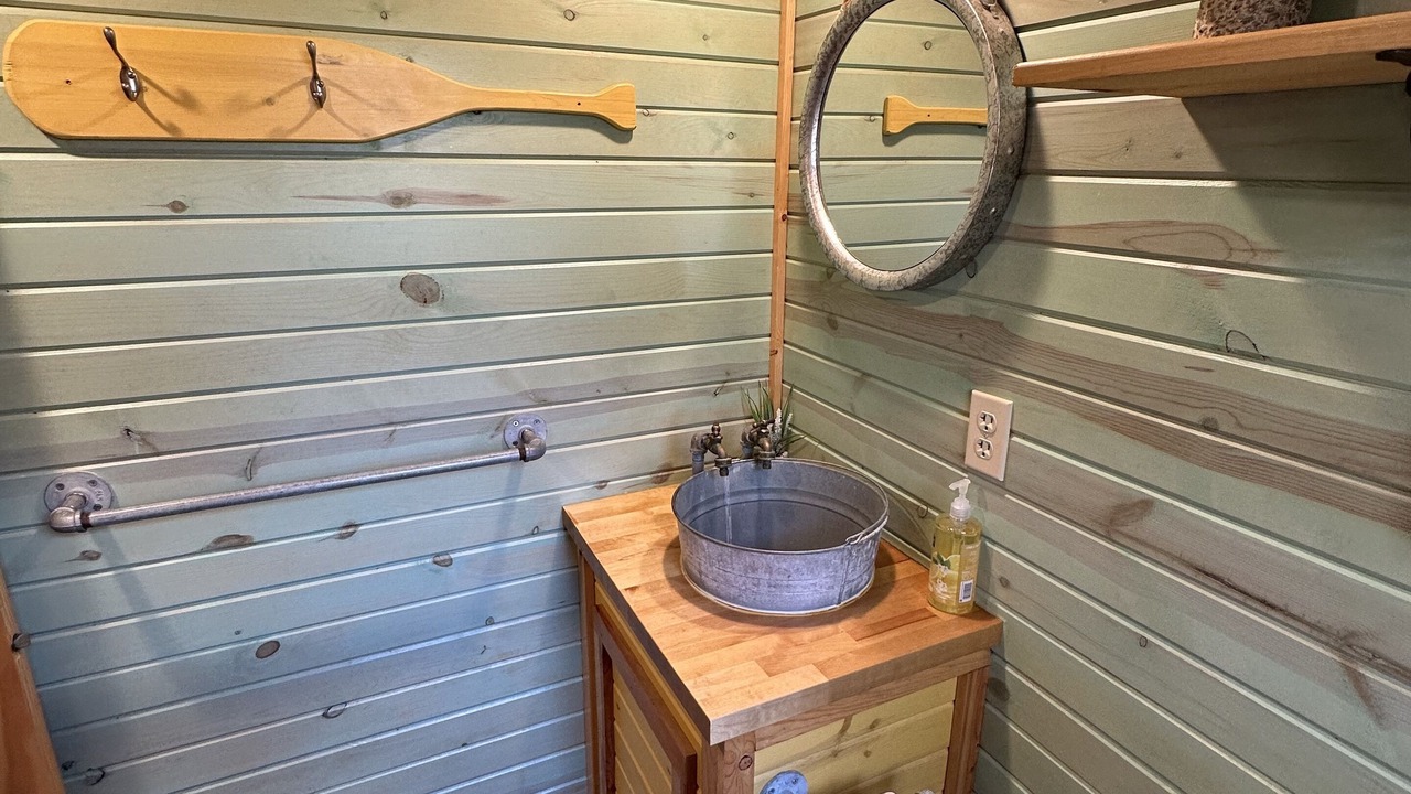 Photo of Bathroom in Jasonville