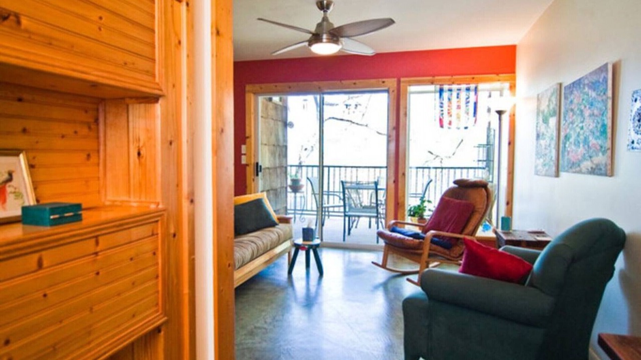Photo of Livingroom in Barton Hills