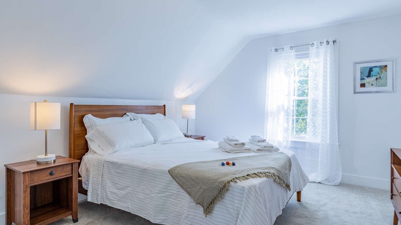 Photo of Bedroom in Salem