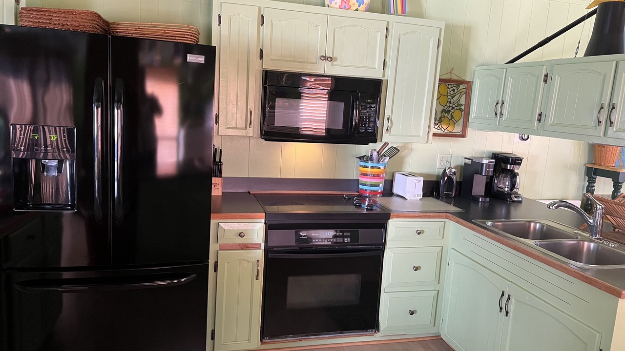 Photo of Kitchen in Canyon Lake